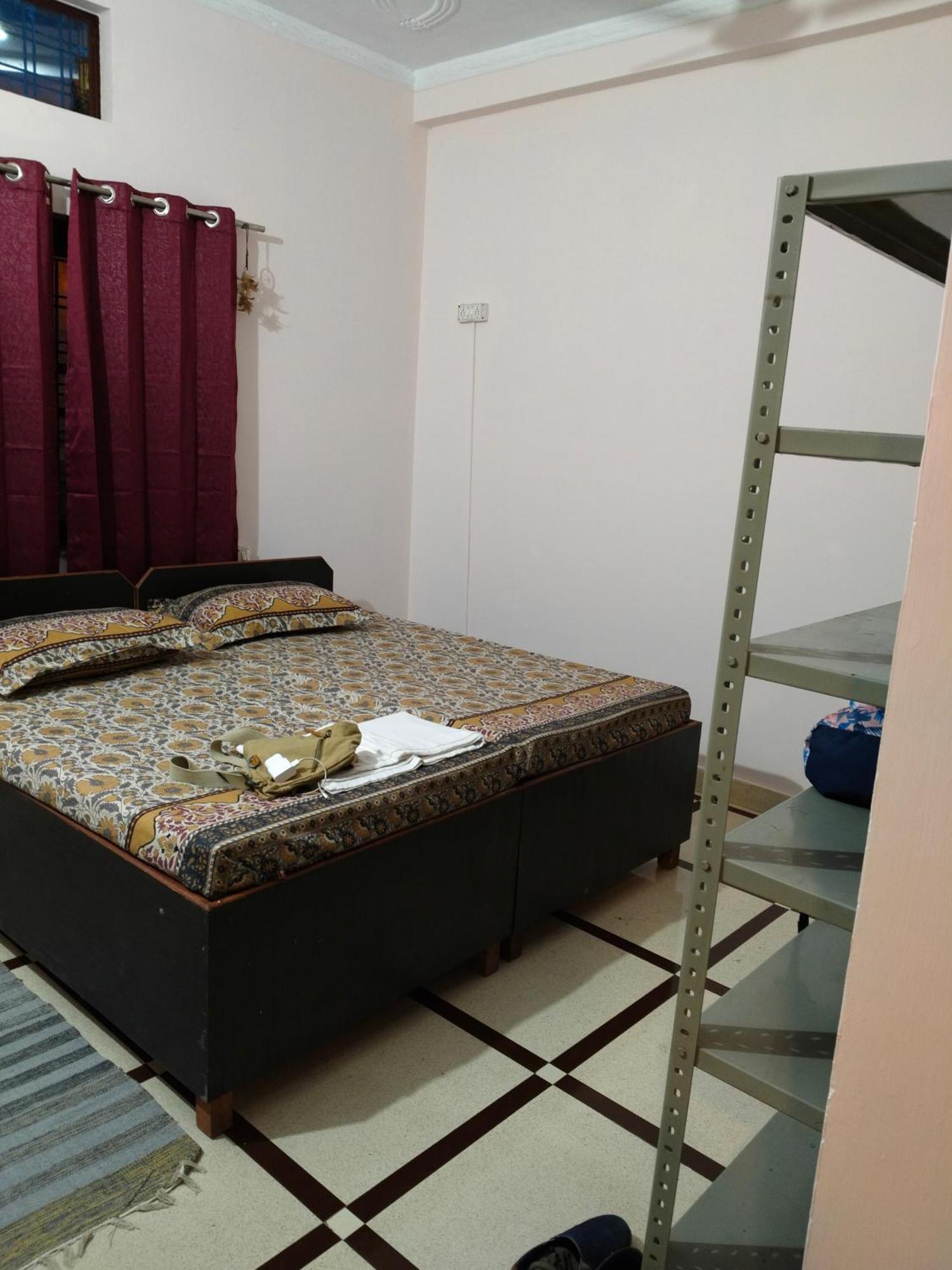 Hostel Tebaar Backpackers Rišikéš Pokoj fotografie