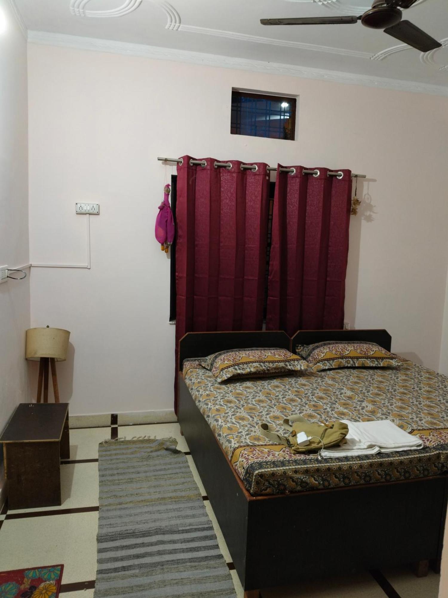 Hostel Tebaar Backpackers Rišikéš Pokoj fotografie